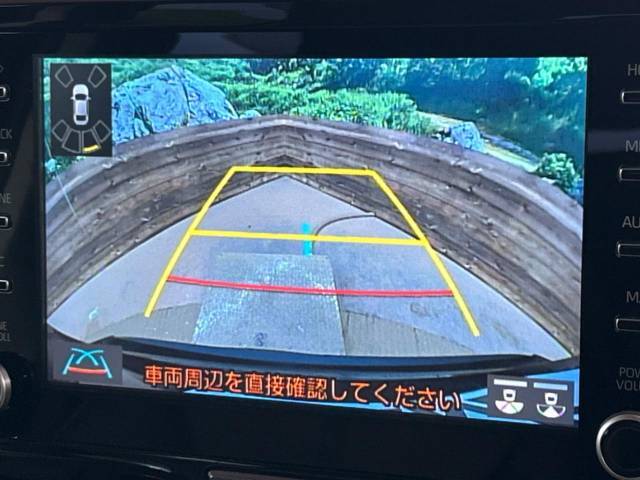 【バックカメラ】駐車時に後方がリアルタイム映像で確認できます。大型商業施設や立体駐車場での駐車時や、夜間のバック時に大活躍！運転スキルに関わらず、今や必須となった装備のひとつです！