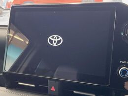 【10.5インチ　ディスプレイオーディオ】大画面のディスプレイはAppleCarPlayやAndroidAutoが利用可能。大きな画面でスマホナビアプリ等が利用いただけます♪