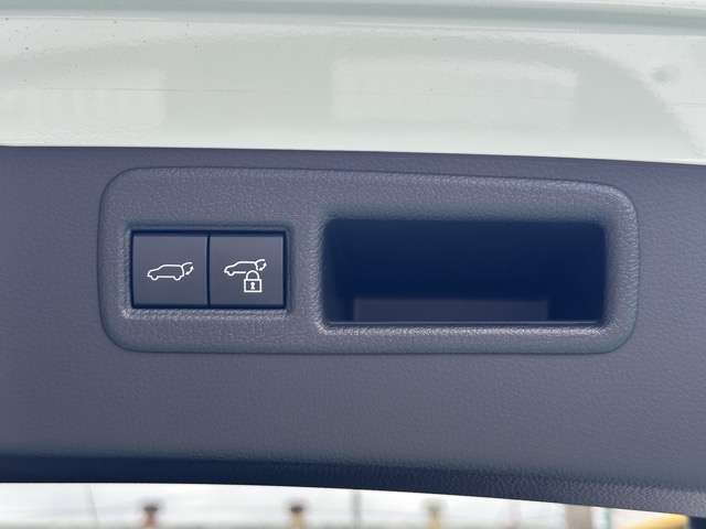 ★毎月約300台入庫します！新鮮な入庫速報を松下モータース公式ホームページでご覧頂けます！毎週金曜日に在庫ページを更新しています。カーセンサーに掲載していない物件も多数！「松下モータース」で検索！