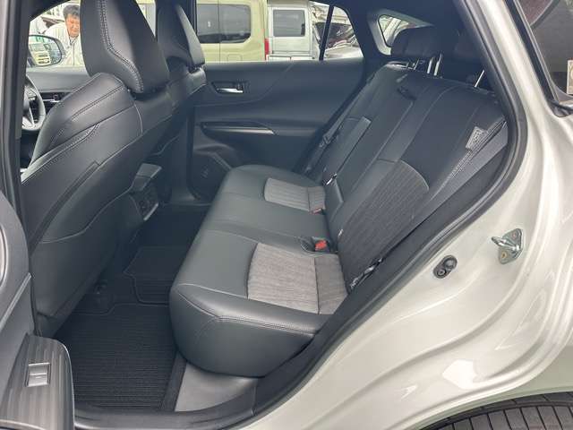 ★5年間新車保障★初度登録から5年間の新車保証が含まれています。長期間、安心してお乗り頂けます！保障費用は支払総額に含まれています！遠方のお客様は保証継承後、お近くのディーラーにて保証が受けられます！