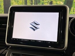 【純正大画面ナビ付き】人気の大型8インチナビ取付済み！インパクトのある大画面ならマップ表示が見やすいだけでなく、テレビやDVDの臨場感もアップして、いつものドライブがグッと楽しくなります♪