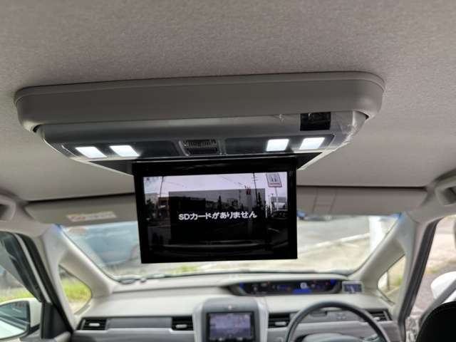 内外装、綺麗な車です。