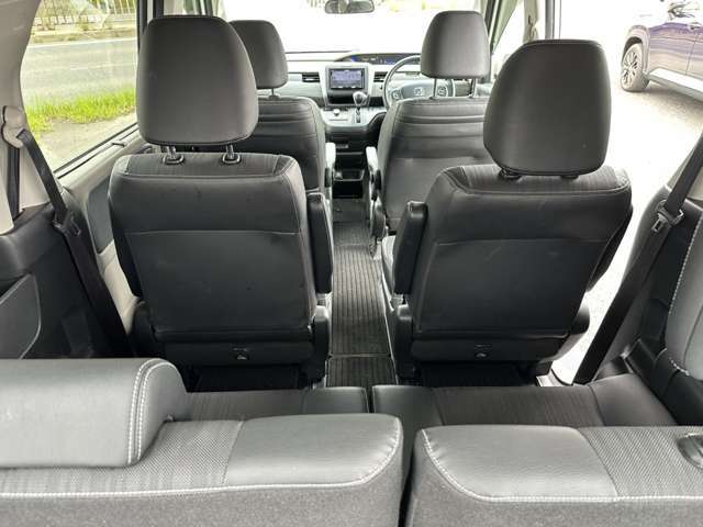 内外装、綺麗な車です。