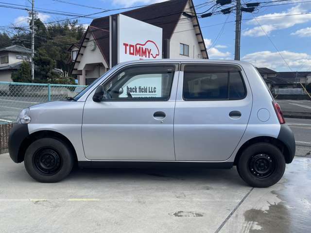 安くても楽しくカッコいい可愛い車をモットーにカスタムカーなど中古車販売をしています、TOMMYCARS　トミーカーズです。