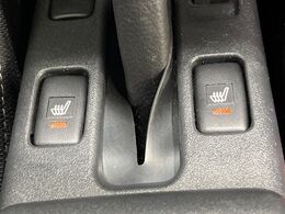 【シートヒーター】寒い日に重宝するシートヒーター！エアコンより早く温まってくれるので寒がりの人も安心ですね♪エアコンの温風は乾燥するから苦手、という方にもをおすすめです。