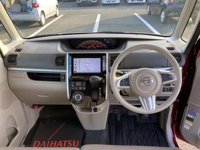 広々とした駐車場をご用意しておりますので、運転が苦手な方でもご安心ください。また、大型の屋根がございますので、雨に濡れることなくご移動できます。