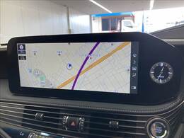 【純正ナビ】一体感のあるナビは、高級感ある車内を演出してくれます。Bluetooth再生などオーディオ機能も充実しておりますので、運転もより楽しめます♪