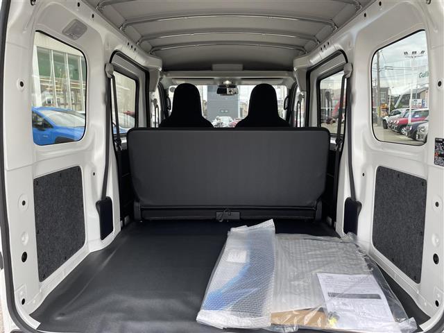 【シートアレンジ】乗せる人数、荷物によってシートをアレンジすれば、ダンボールなどの大きい荷物や、釣り具などの長尺物も載せられそうですね！