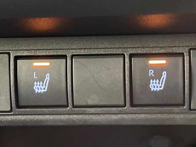 【シートヒーター】寒い日に重宝するシートヒーター！エアコンより早く温まってくれるので寒がりの人も安心ですね♪エアコンの温風は乾燥するから苦手、という方にもをおすすめです。