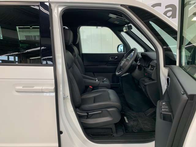 疲れない運転のポイトは、運転姿勢にあり。自分にあったポジションに調整することをお勧めします