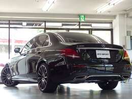 メルセデスが先進技術を投入した新開発の2.0L 直列4気筒BlueDIRECTターボエンジンに最新鋭9速オートマティック（9G-TRONIC）を採用！！