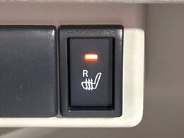 【シートヒーター】寒い日に重宝するシートヒーター！エアコンより早く温まってくれるので寒がりの人も安心ですね♪エアコンの温風は乾燥するから苦手、という方にもをおすすめです。