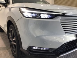 【LEDヘッドライト】ディスチャージヘッドライト（HID）と同等の明るさで、夜道や雨天走行が明るく視界良好！！　フォグライトも装備で、安心感さらにUPです♪安心ドライブを楽しんで下さい♪