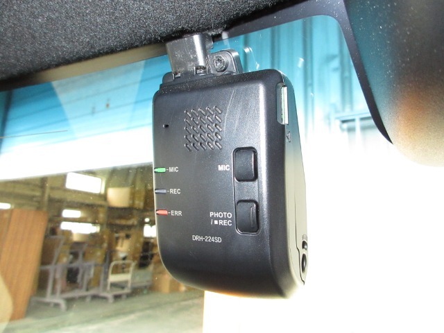 今は、自分を守るのは自分の時代です！ドライブレコーダーは必需品ですね！使うことの無い事が良いのですが・・・