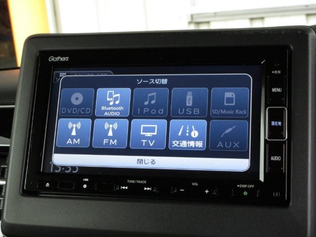 ナビゲーションはギャザズメモリーナビ（VXM234VFi）を装着しております。AM、FM、CD、DVD再生、Bluetooth、音楽録音再生、フルセグTVがご使用いただけます。