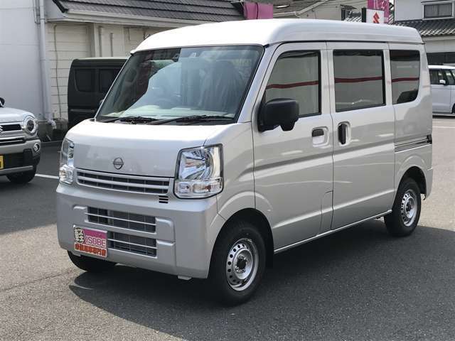 イソベモータース本店のお車をご覧いただき、ありがとうございます。新車・届出済未使用車を中心に販売中！