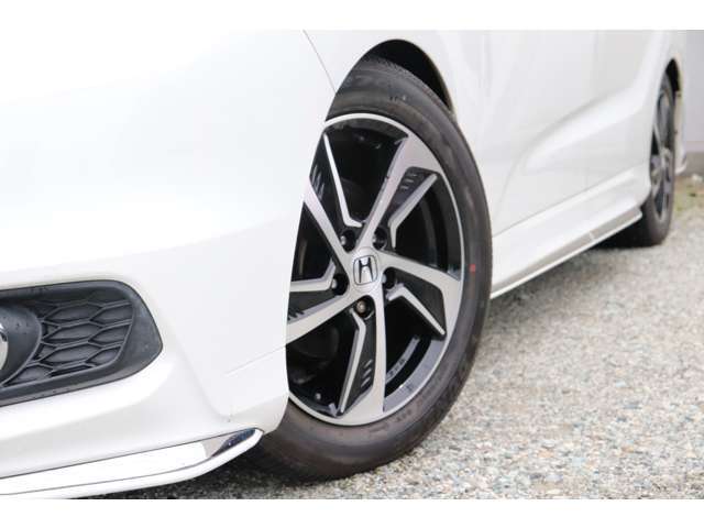 自動車販売店ならではの経験と専門知識を豊富に持ったスタッフがあなたのニーズにあった自動車をご提案！！是非一度お見積りを！！