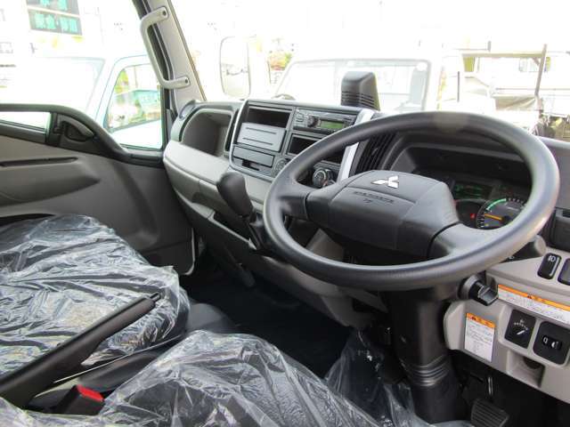 新車の香りが残る車内もオススメPOINTの1つ！