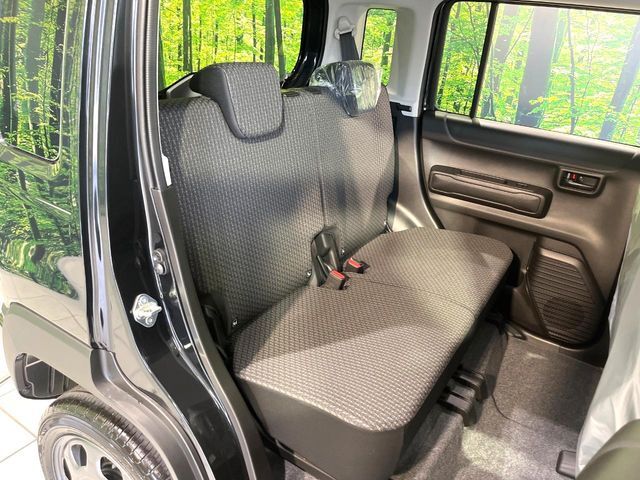 高品質なオリジナルフロアマットもオプションにてご用意しております。お好きなデザインやカラーをお車に合わせて選んでいただくことができます♪
