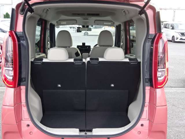 広さと使いやすさを向上させたラゲージスペース。積み下ろしもしやすいお車です！