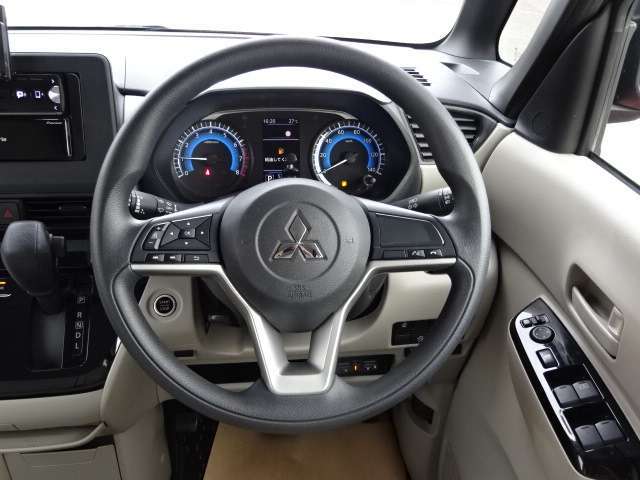 ハンドルの擦れ、使用感も少なくキレイな状態です。すみずみまで洗浄しております。