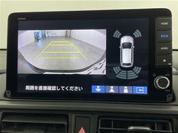 【パノラミックビューモニター】クルマを真上から見下ろした視点で駐車をサポートします！クルマの斜め後ろや真横など、いち早く障害物に気が付くことができます。