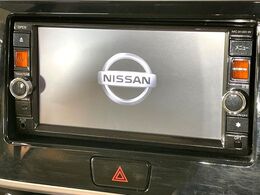 【純正ナビ】人気の純正ナビを装備。オーディオ機能も充実しており、Bluetooth接続すればお持ちのスマホやMP3プレイヤーの音楽を再生可能！毎日の運転がさらに楽しくなります！！