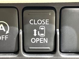 【パワースライドドア】スマートキーや運転席のスイッチでスライドドアの開閉が可能♪電動だから力を入れてドアを開ける必要が無く、小さいお子様でも、重い荷物を持っている時もラクに開け閉めできます♪