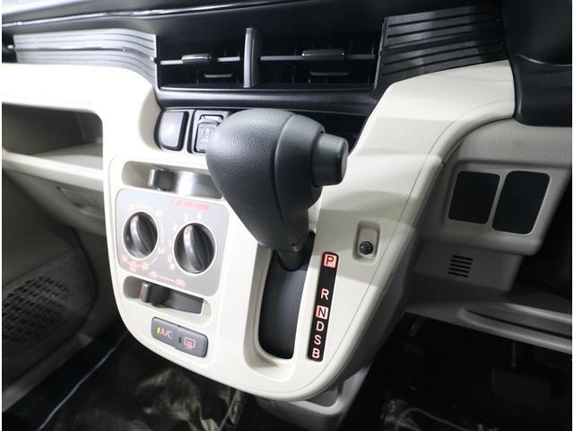 ご納車前には弊社整備工場にて車検整備・法定点検を実施し、その際に不具合箇所があれば修理してのお渡しとなりますので、安心してお乗り頂けます。※整備費用は車両本体価格に含まれます。