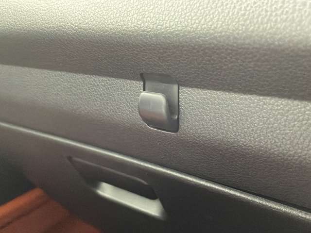 【運転席操作部】快適なドライブを楽しむための機能が装備されています！運転席から触れるので、使いやすいです！除菌プランいれていただくと、さらに清潔で安心していただけます！