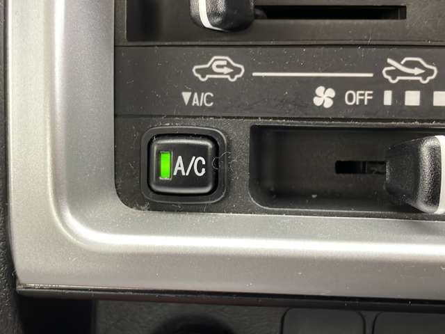 【運転席操作部】快適なドライブを楽しむための機能が装備されています！運転席から触れるので、使いやすいです！除菌プランいれていただくと、さらに清潔で安心していただけます！