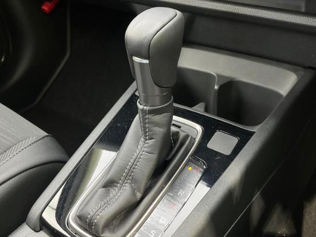 お車に合わせて無料保証以外にも、保証範囲、期間、距離を拡充させた有料保証もご用意しております！中古車の購入が初めてで不安・・・というお客様もご安心ください！