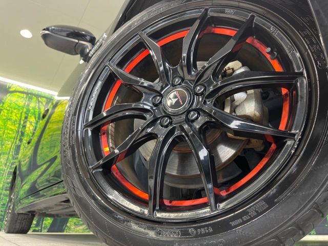 【純正17インチアルミホイール】外観にマッチした純正アルミホイールを装着しております。各種社外アルミホイールや、スタッドレスタイヤも取扱いしております。是非ご相談ください♪