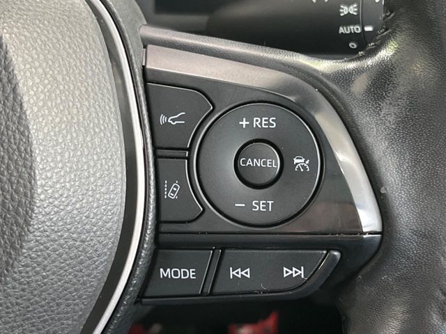 【レーダークルーズコントロール】高速道路での長距離走行が楽に！！自動で速度を保つクルーズコントロールが、衝突軽減システムと連携し、前方の車両を感知して車間を保つように速度調節してくれます！！