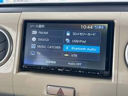 【ナビゲーション】目的地までしっかり案内してくれる使いやすいナビ。Bluetooth接続すればお持ちのスマホやMP3プレイヤーの音楽を再生可能！毎日の運転がさらに楽しくなります！！