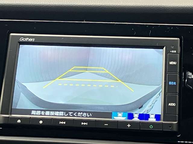 バックカメラ付き、ナビゲーションの画面に映りますので駐車時に便利です