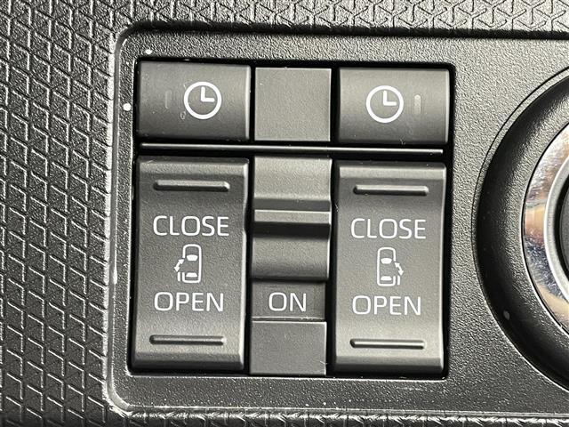 【両側パワースライドドア（ウェルカムオープン機能）】降車時にスイッチで予約しておけば、乗車時にアクセスキーを持ってクルマに近づくだけで、パワースライドドアが自動で解錠しオープンします！