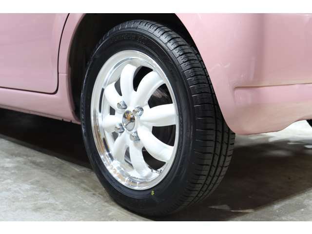 タイヤは新品にてグットイヤー製をお取付けしております。スタッドレスタイヤなどのご用意も可能で御座います。