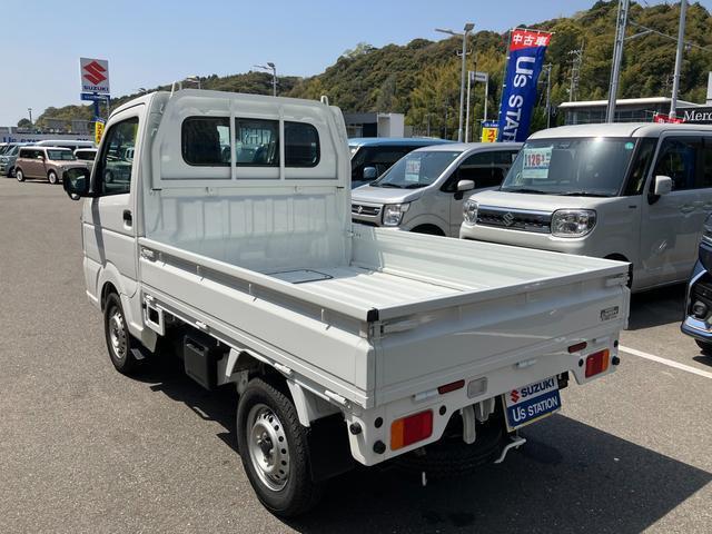 以上、外装のご紹介でした。車両についてご不明な点がございましたら、お気軽にお問合せ下さいませ♪