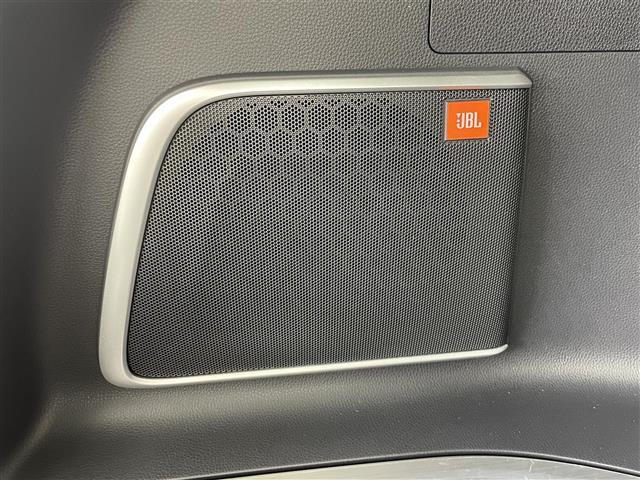 【JBL（プレミアムサウンド）】トヨタでお出かけの際には、ぜひ素敵な音楽体験を！ありふれた一日にも特別な体験を！ドライブの時間を上質な音楽でお楽しみいただけるサウンドシステムが搭載されています♪