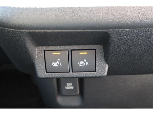 運転席/助手席シートヒーター付です。