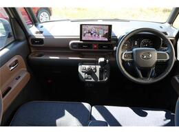 前席全体　目線も高く広い視界で安心して運転することができますね！