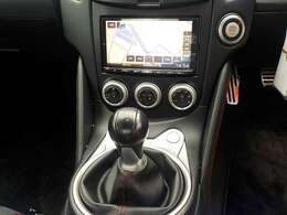 お支払いをローンでお考えの方は、お得な車検パックのご契約で、実質年率3.9％をご利用いただけます。次回の車検代行、エンジンオイル交換3回が無料、撥水コーティングなどが付いたお買い得プランです。