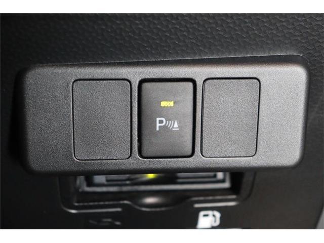 車両感覚を掴むことが苦手な方でも安心のクリアランスソナー付き！