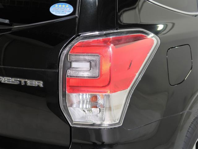 SUBARUのアイデンティティー、コの字型テールランプ