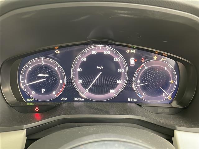 【スピードメーター】メーターがシンプルで見やすく運転しやすいですね！