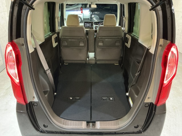 ご家族でもご来店お待ちしております。ご両親の見えるところにキッズスペースをご用意致しております。ぬりえやお菓子のご用意もございますので、お気軽にお立ち寄りください。