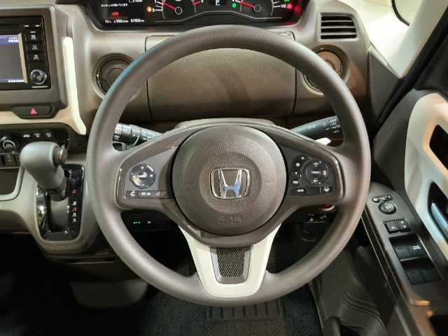 ディーラー整備士による納車前整備とアフターサービスは当店でお求めいただくのメリットのひとつです。