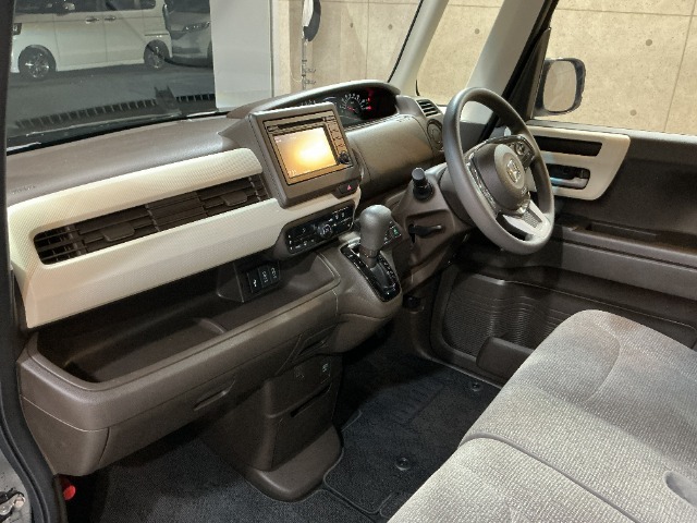 ご購入いただいた全ての中古車に、1年間または2年間の走行距離無制限の保証「ホッと保証」を無料でお付けします！！