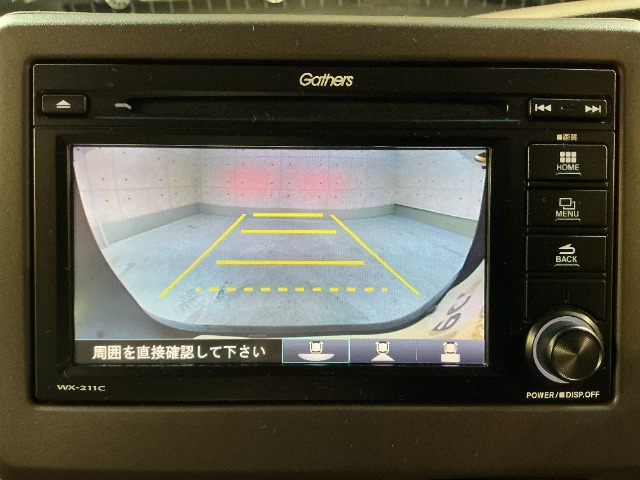 バックカメラ搭載です！車庫入れが苦手な人はもちろん、車両感覚に自信がある人にもお勧めです！見えない箇所が見えるようになるので、低い障害物や隠れてしまっている子供の存在等にも気付く事が出来ます。